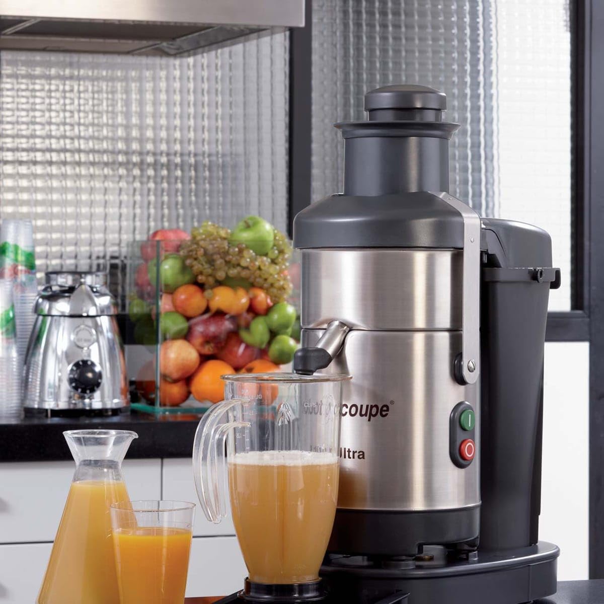 Robot Coupe J100 Juicer with Continuous Pulp Ejection - 120 V