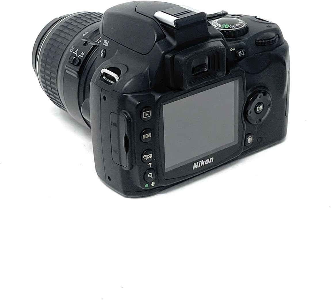 Nikon D40 6.1MP Digital SLR Camera Kit with 18-55mm f/3.5-5.6G ED II Auto Focus-S DX Zoom-Nikkor Lens