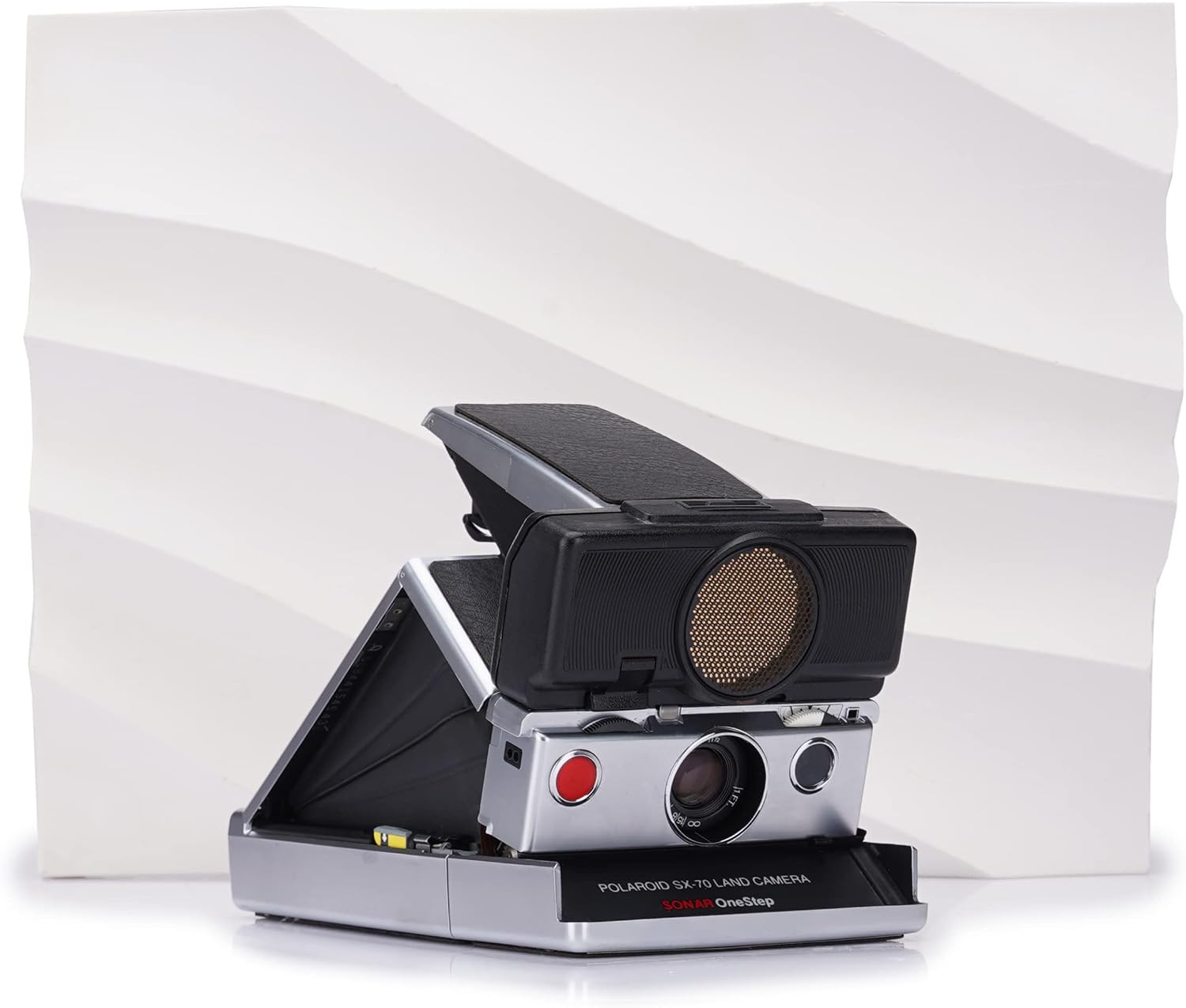 Polaroid SX-70 Sonar OneStep – Refurbished Instant SLR Camera | Autofocus Vintage Model | Uses SX-70 Film | Iconic Folding Design (Renewed)