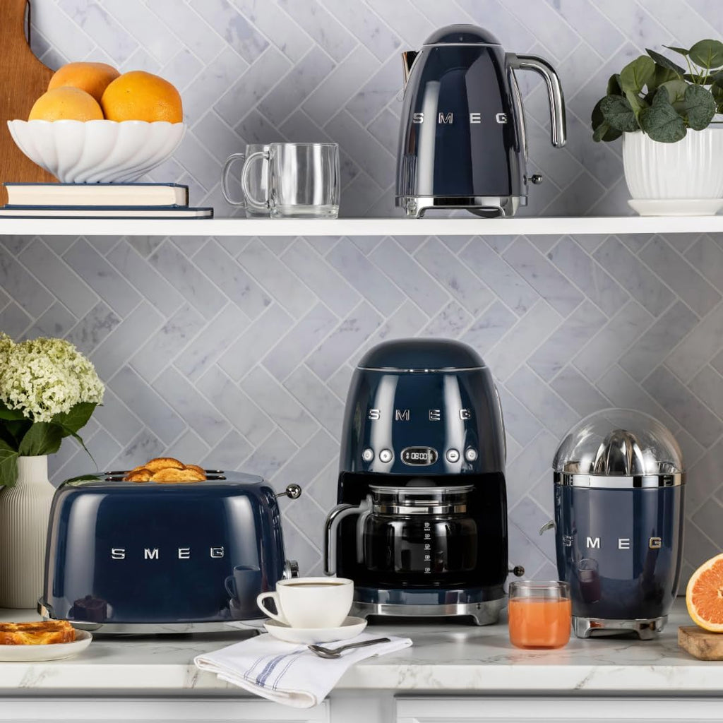 SMEG 50's Retro Style Citrus Juicer with Drip Free Spout, Automatic Activation, and Efficient Straining, Navy