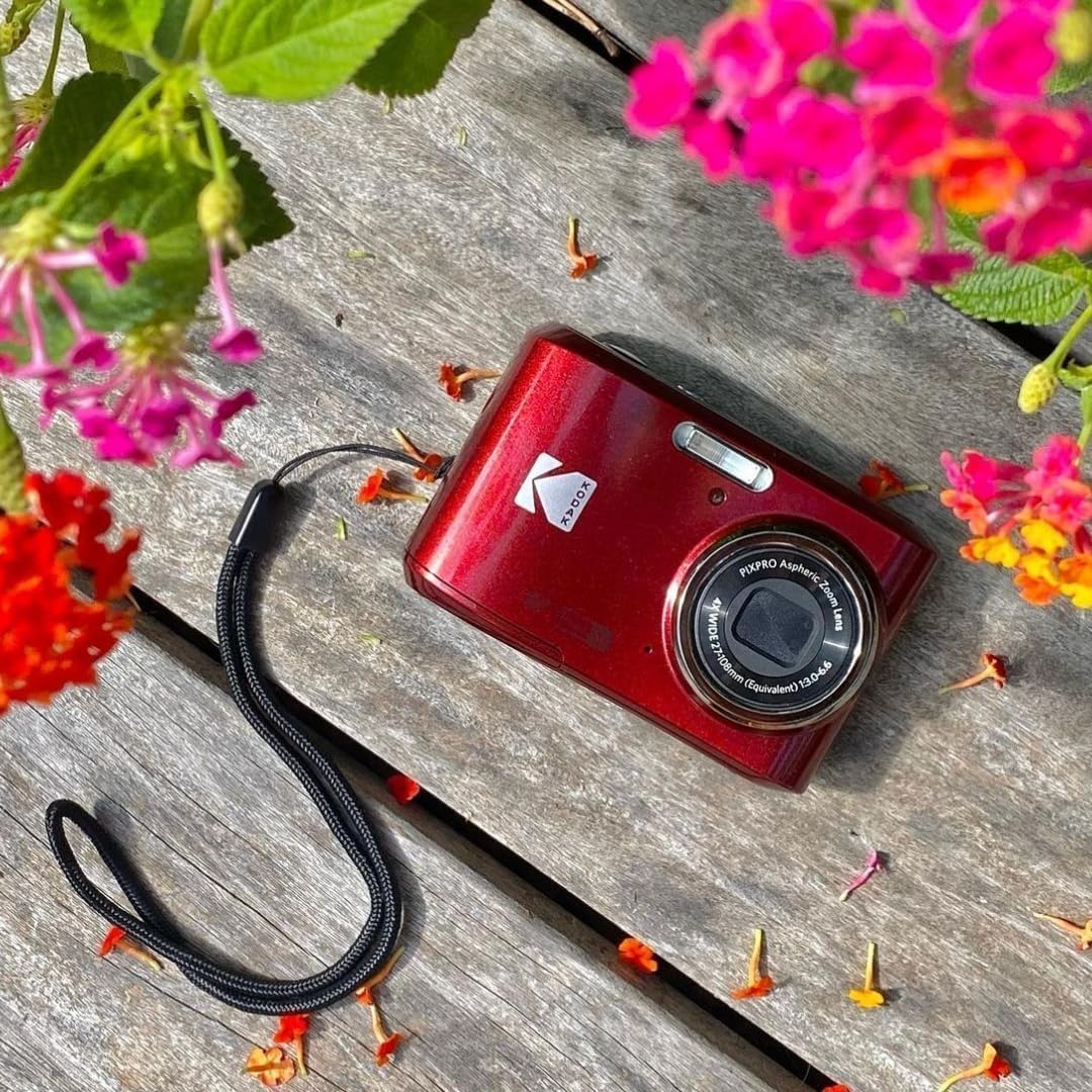 KODAK PIXPRO FZ45-BK 16MP Digital Camera 4X Optical Zoom 27mm Wide Angle 1080P Full HD Video 2.7' LCD Vlogging Camera, Bundle with Camera Case and 32GB SD Card (Red)