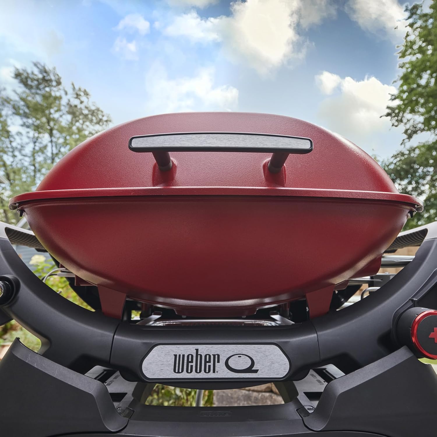 Weber Q 2800N+ Liquid Propane Portable Grill, Flame Red – Wide 250°–700°F Temp Range with Plus Burner for Searing, Low‑Temp Roasting & High-Dome Lid for Travel & Camping