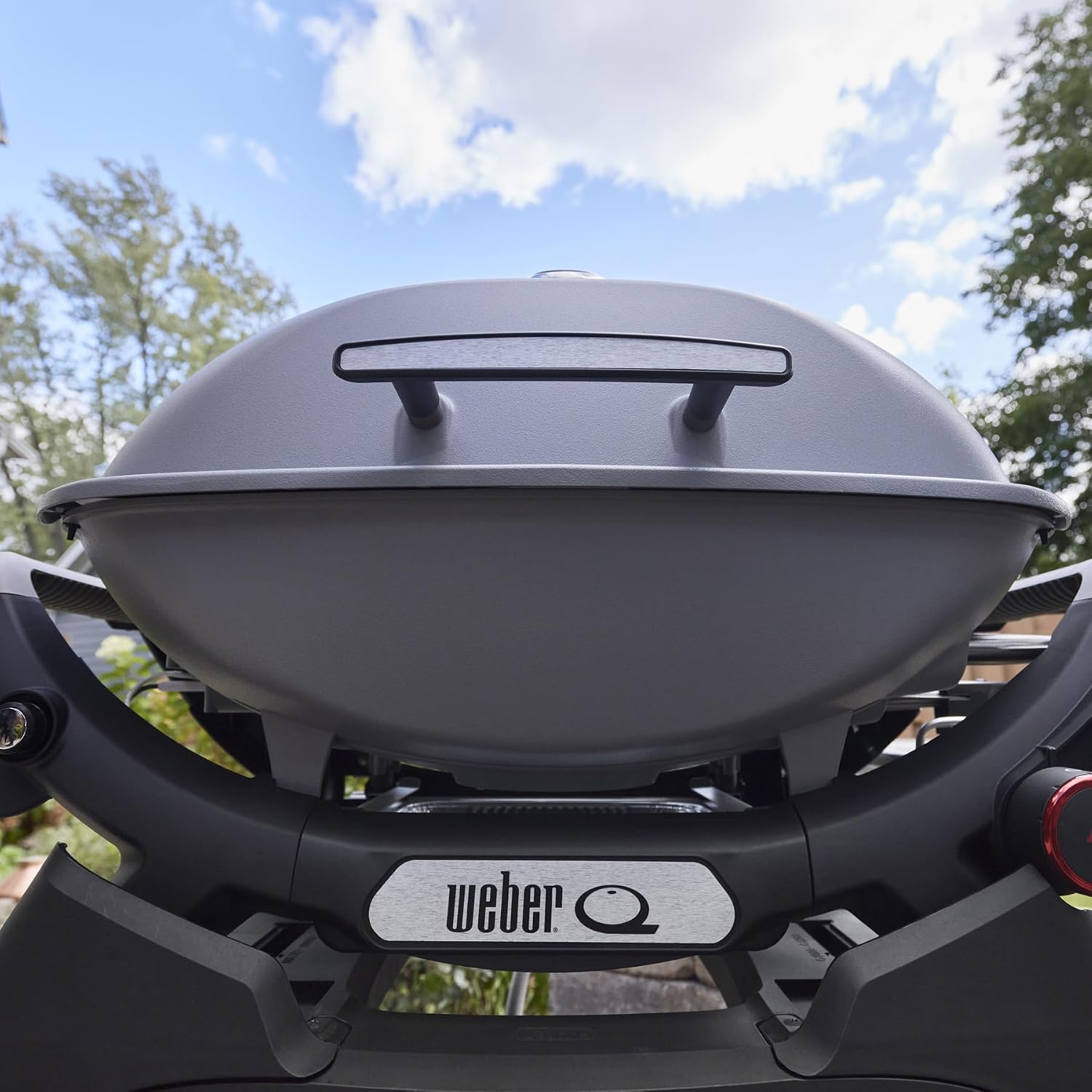 Weber Q 2800N+ Liquid Propane Portable Grill, Smoke Grey – Wide 250°–700°F Temp Range with Plus Burner for Searing, Low‑Temp Roasting & High-Dome Lid for Travel & Camping