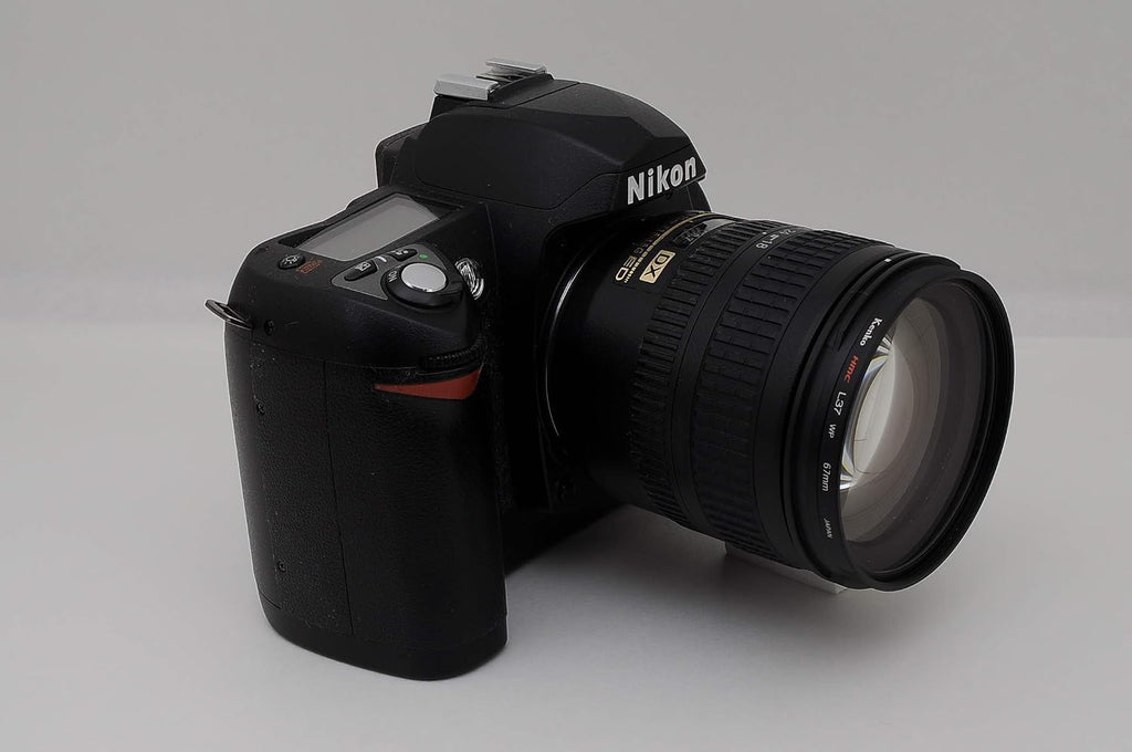 Nikon D70 6.1MP Digital Camera Kit with 18-70mm Nikkor Lens Black