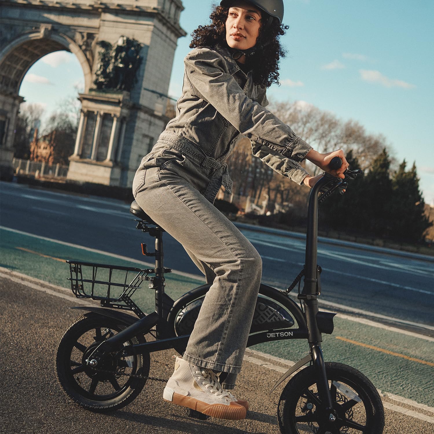 Jetson Bolt Electric Bike, Foot Pegs, Easy-Folding, Built-in Carrying Handle, Twist Throttle, Cruise Control, Up to 15.5 MPH, Range Up to 15 Miles, Ages 13+