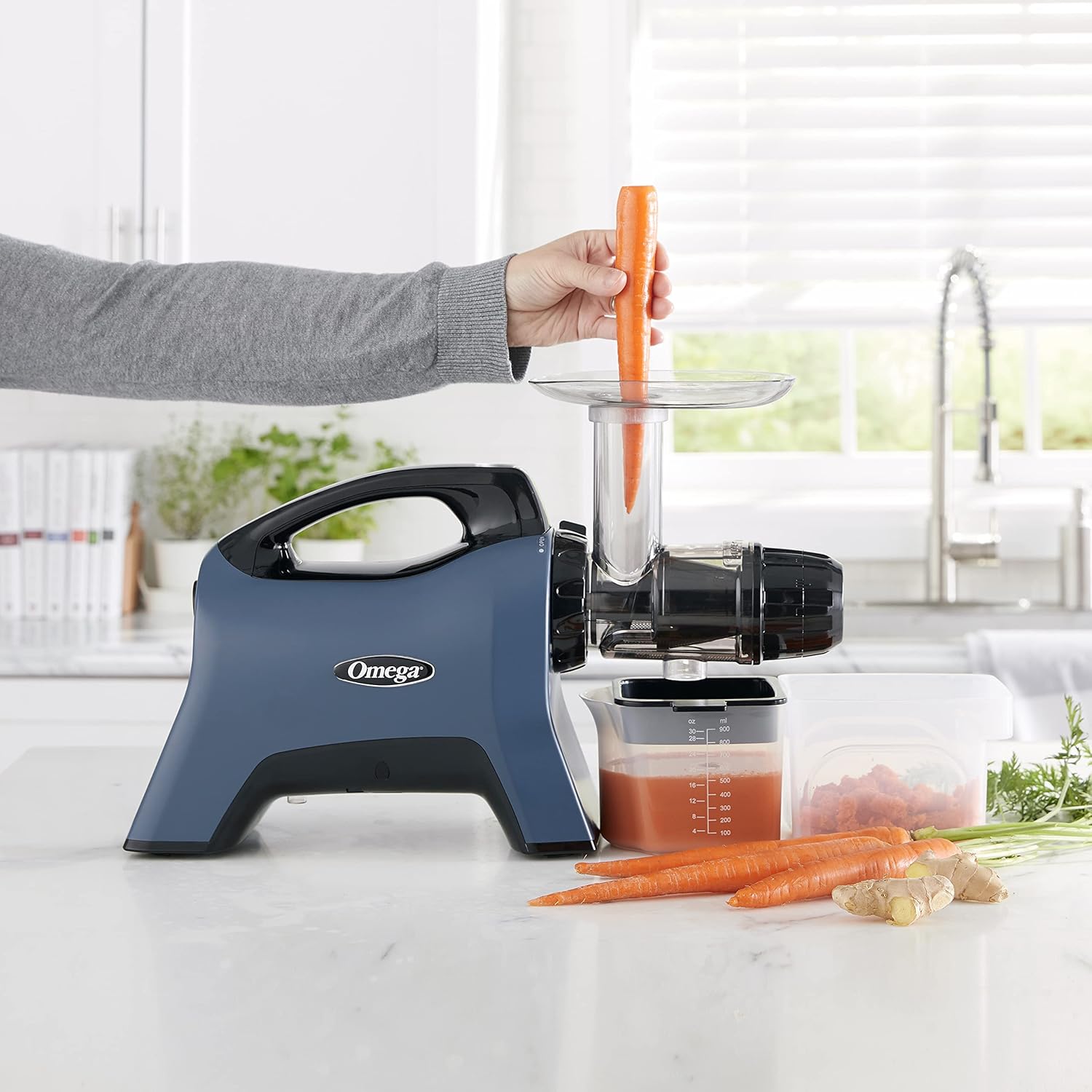 Omega Celery Juicer and Nutrition System Masticating Juicer, Cold Press Juicer Machine For Celery with Adjustable Dial, 200-Watt, Blue