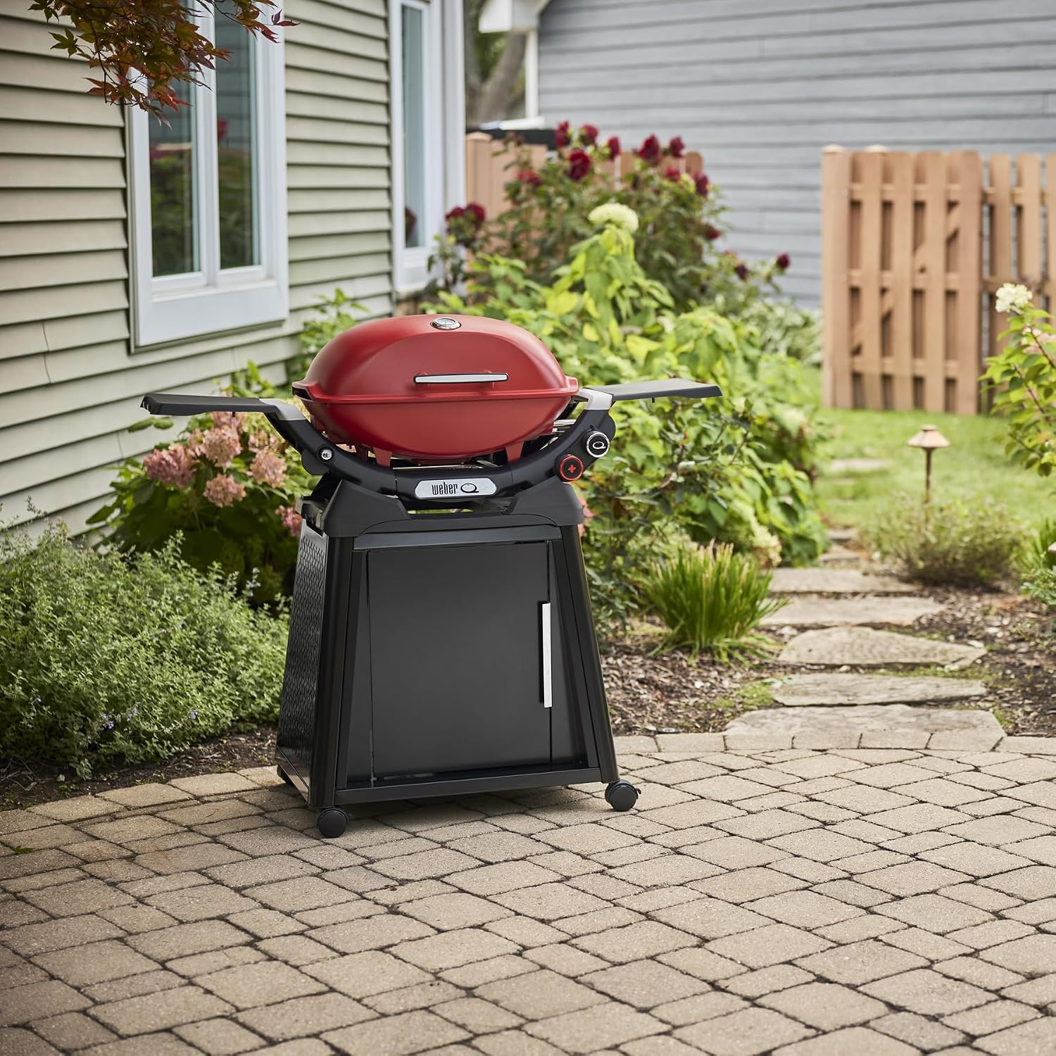 Weber Q 2800N+ Liquid Propane Grill with Stand, Flame Red – Wide 250°–700°F Temp Range with Plus Burner for Searing, Low‑Temp Roasting & High-Dome Lid
