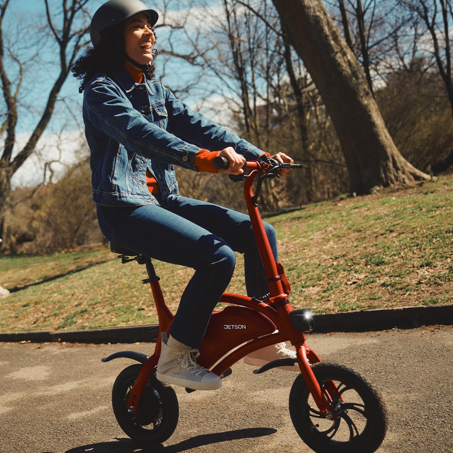 Jetson Bolt Electric Bike, Foot Pegs, Easy-Folding, Built-in Carrying Handle, Twist Throttle, Cruise Control, Up to 15.5 MPH, Range Up to 15 Miles, Ages 13+