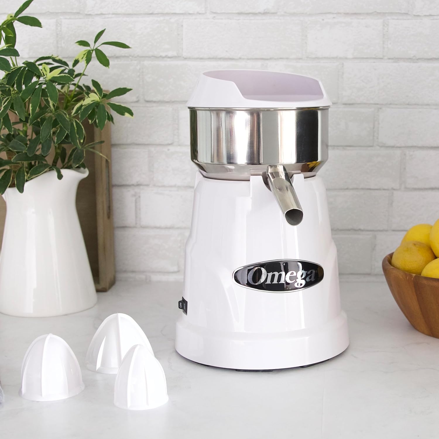 Omega C-10W Professional Citrus Juicer, White