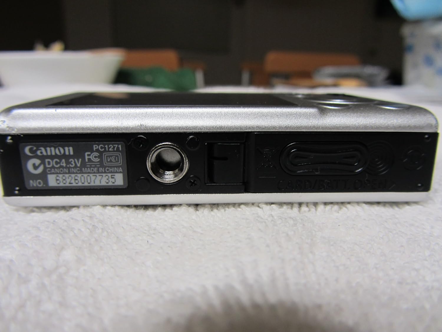 Canon PowerShot SD1100IS 8MP Digital Camera with 3x Optical Image Stabilized Zoom (Silver)