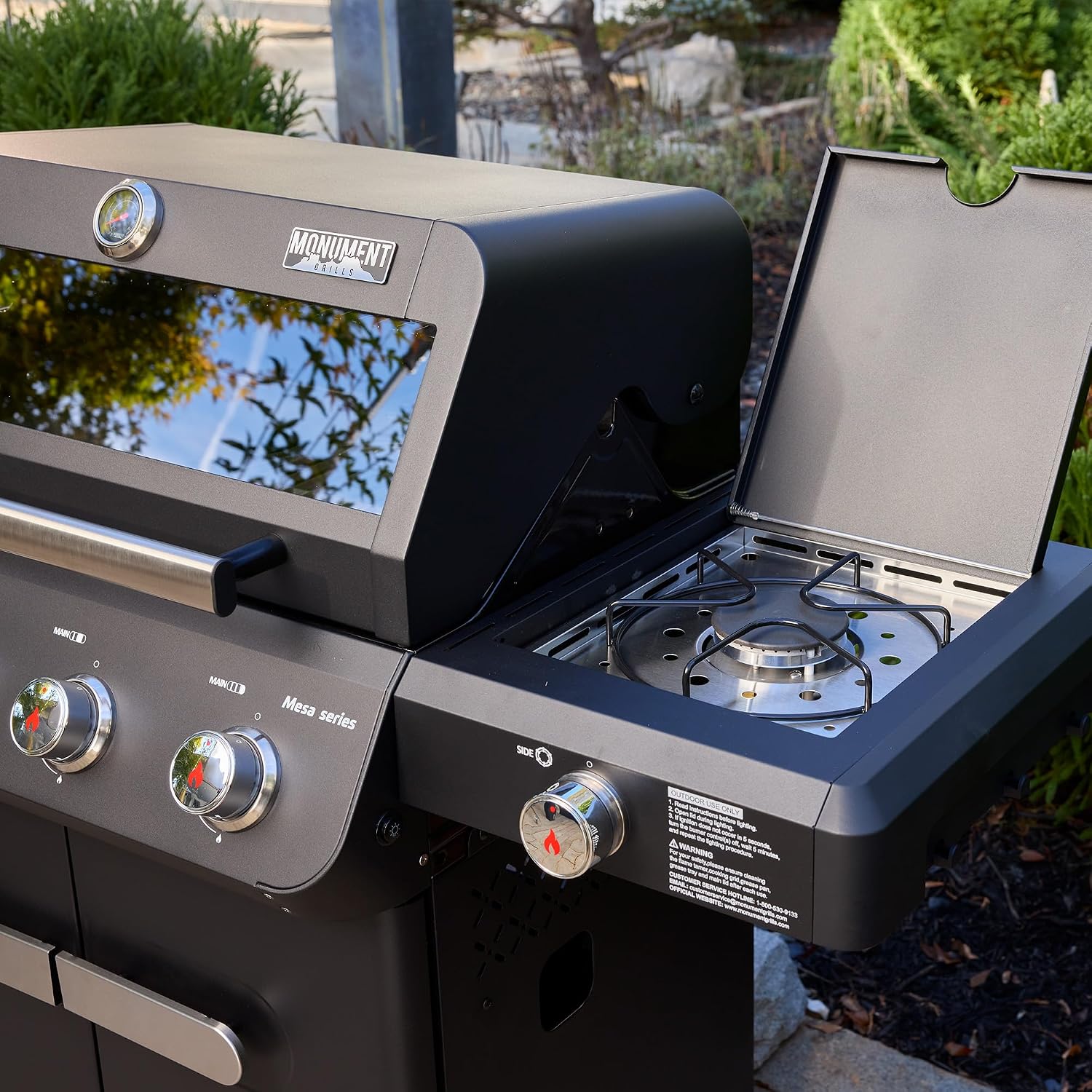 Monument Grills Mesa Series, 4+1 Outdoor Barbecue Stainless Steel 4 Burners & 1 Side Burner Propane Gas Grill, 52,000 BTU Patio Garden Barbecue Grill with Knob Controls, Mesa425, Black