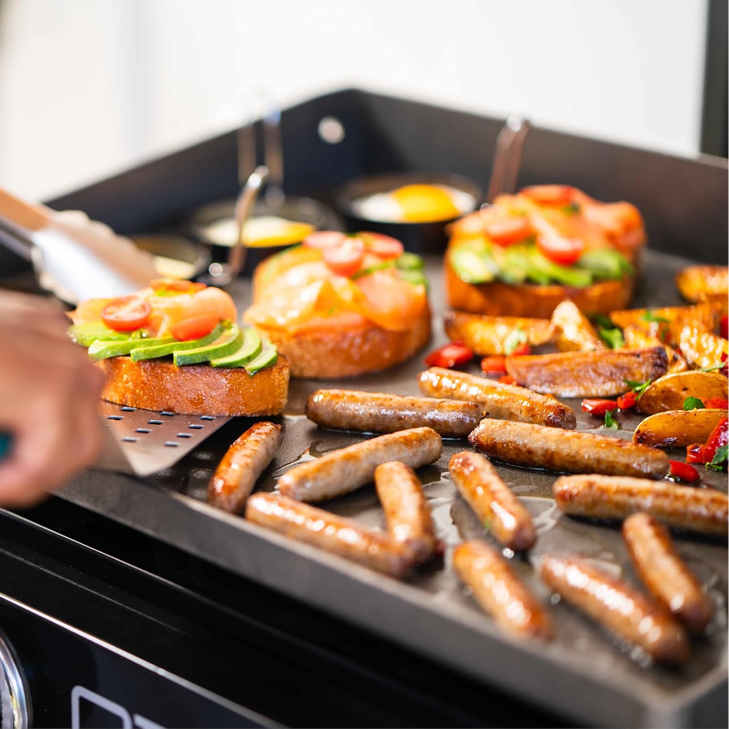 Charbroil 22' Performance Series Portable Tabletop 2 Burner Propane Gas Griddle, Black - 463614224