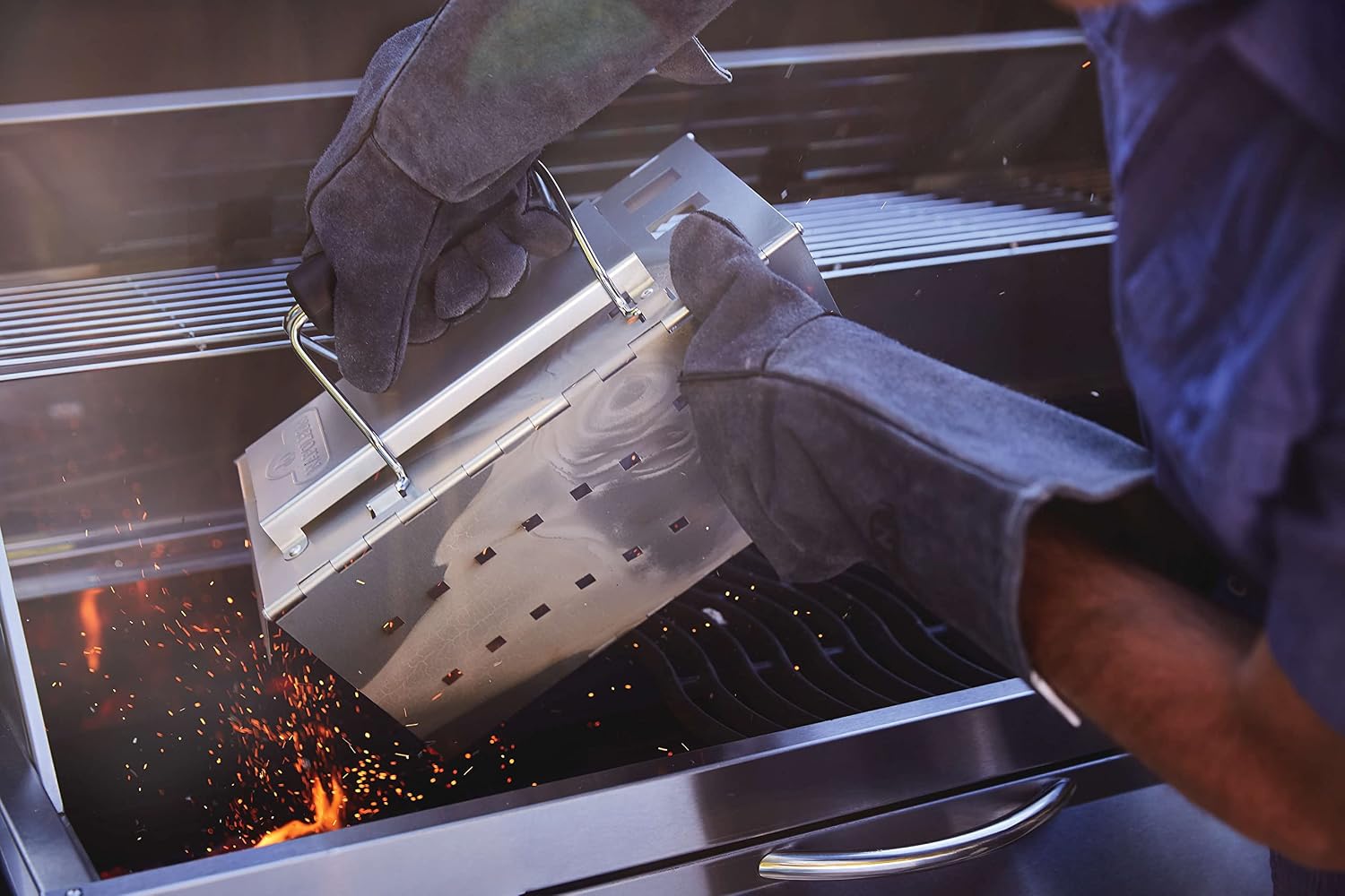 Napoleon Stainless Steel PRO 605 Charcoal Professional BBQ Grill - PRO605CSS - Professional Style Charcoal Barbecue Grill, Full Size Cart Model Charcoal BBQ, Smoker Charcoal BBQ