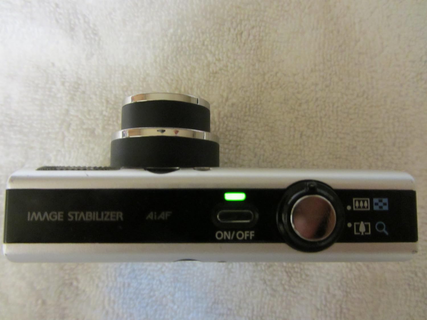 Canon PowerShot SD1100IS 8MP Digital Camera with 3x Optical Image Stabilized Zoom (Silver)
