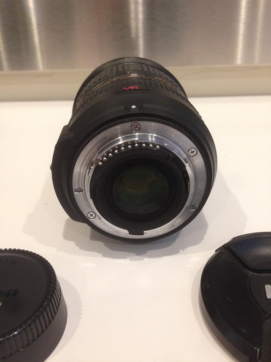 Nikon D200 DSLR Camera with 18-200mm f/3.5-5.6G ED-IF AF-S Nikkor Zoom Lens (OLD MODEL)