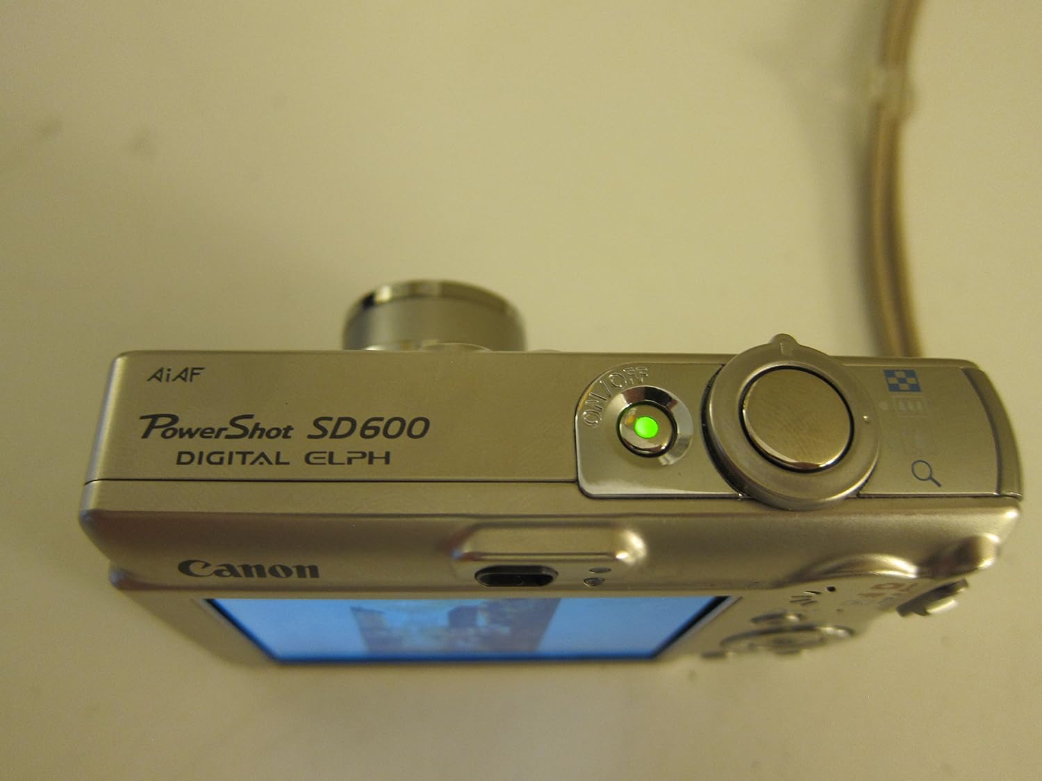 Canon PowerShot SD600 6MP Digital Elph Camera with 3x Optical Zoom (OLD MODEL)