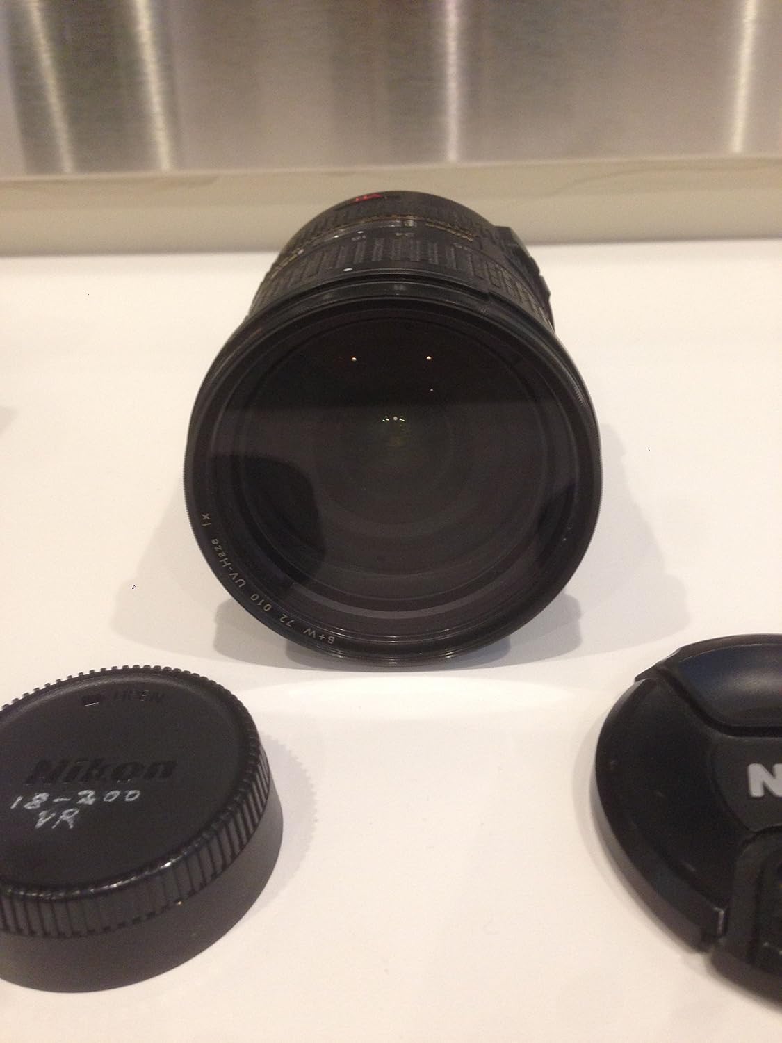 Nikon D200 DSLR Camera with 18-200mm f/3.5-5.6G ED-IF AF-S Nikkor Zoom Lens (OLD MODEL)