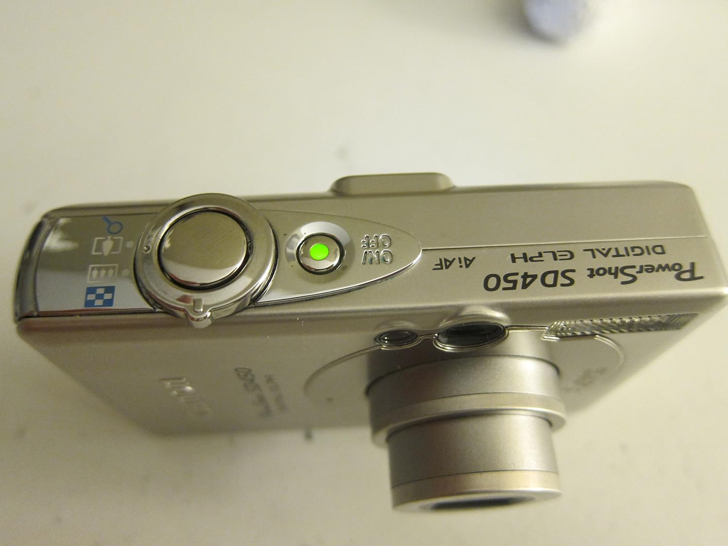 Canon Powershot SD450 5MP Digital Elph Camera with 3x Optical Zoom (OLD MODEL)